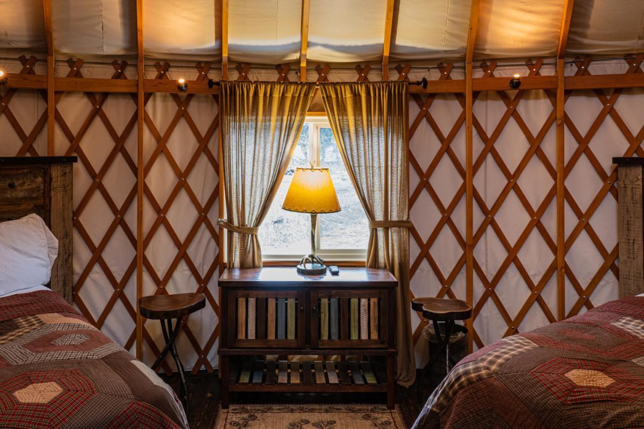 Staynantahala - Smoky Mountain Cabins And Luxury Yurts Aquone Exterior photo